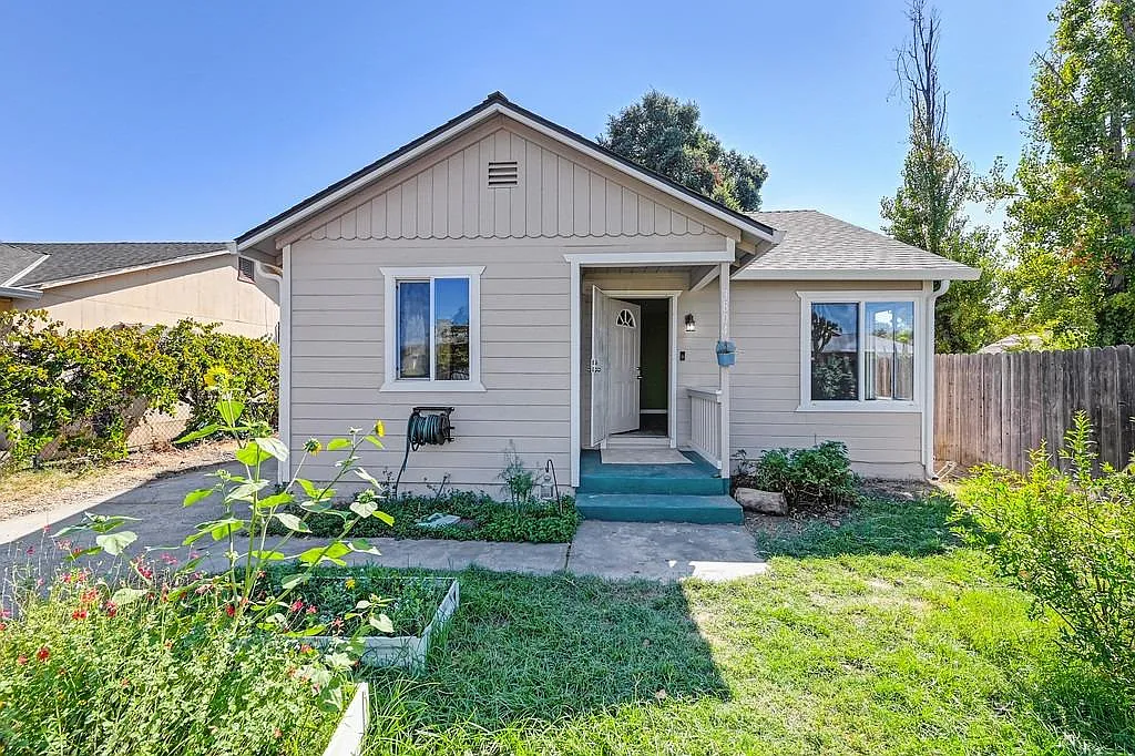 3804 23rd Ave photo 1
