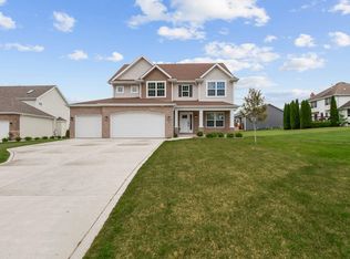 75 Bergamo Ln, Crown Point, IN 46307