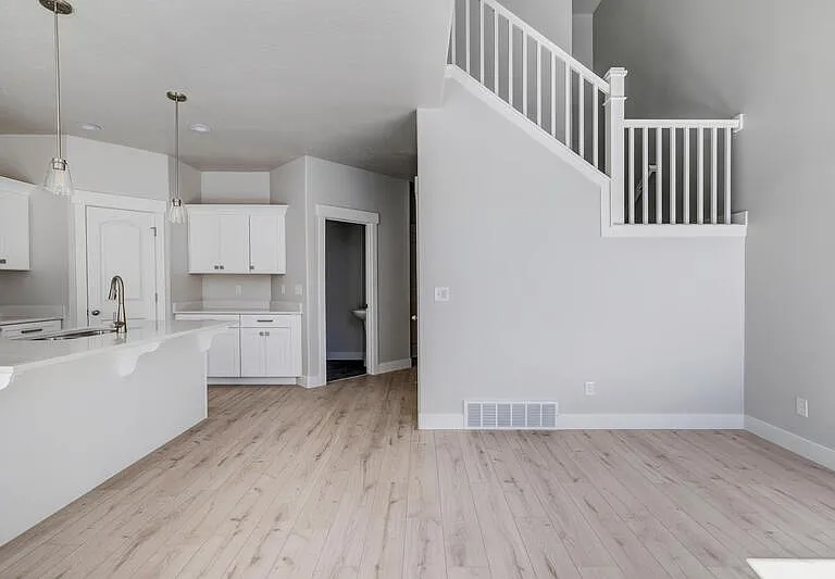 4199 W 2010 N #MASTER — Photo 6