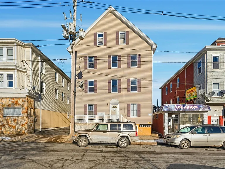 391 Rivet St #2 — Photo 1