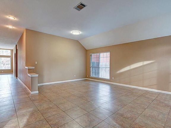 4th image of 2708 Butler National Dr