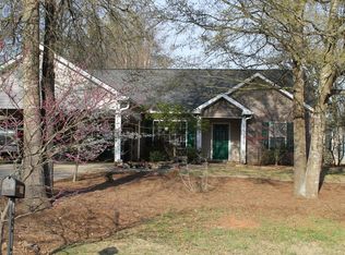 139 Summit Dr, Carnesville, GA 30521