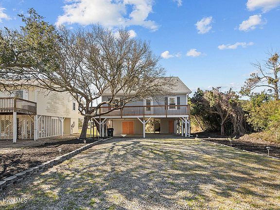 5th image of 1923 E Pelican Drive