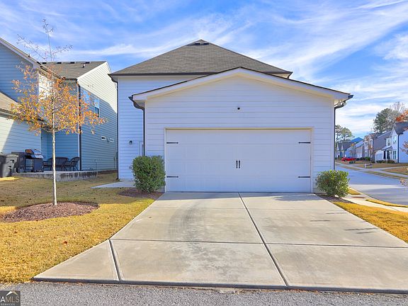 3rd image of 3088 Lantana Way
