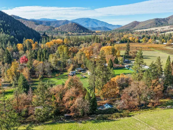 13688 Highway 238, Jacksonville, OR 97530