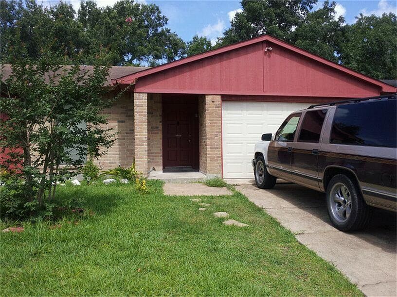 1st image of 6219 Hollow Pines Dr