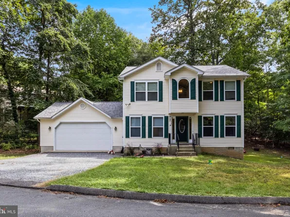 980 Silverton Ct, Lusby, MD 20657