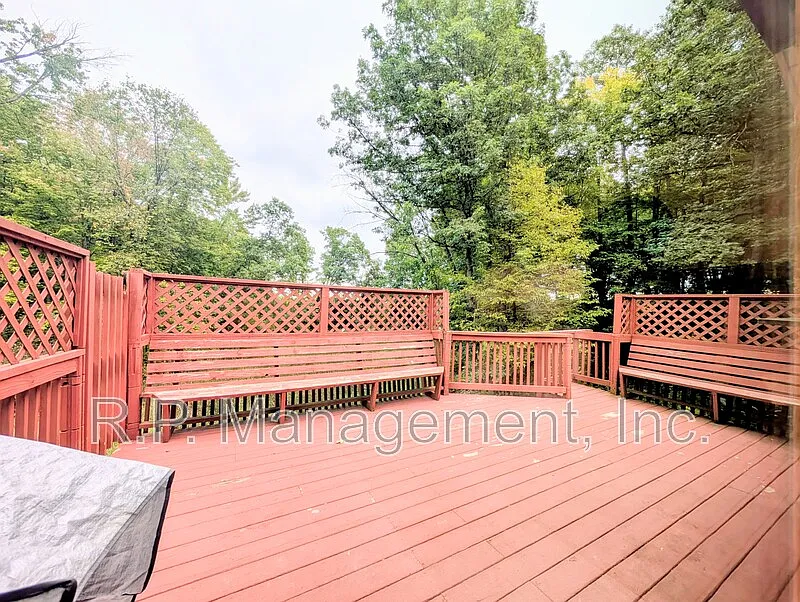 4 bed, 2.0 bath, 2280 sqft, $2,575 — Photo 4