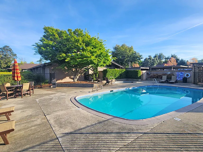 4326 Fair Oaks Blvd — Photo 43