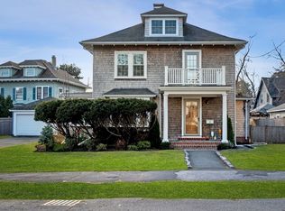 6 Brookhouse Dr, Marblehead, MA 01945