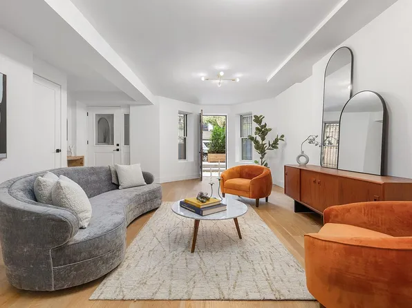18 8th Ave #A, Brooklyn, NY 11217
