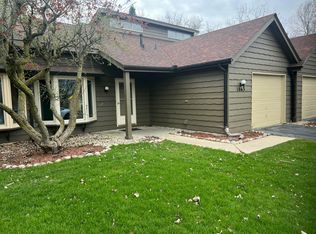 1863 Chestnut Ct, Crown Pt, IN 46307