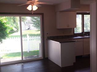 3175 Maplewood Dr, Bettendorf, IA