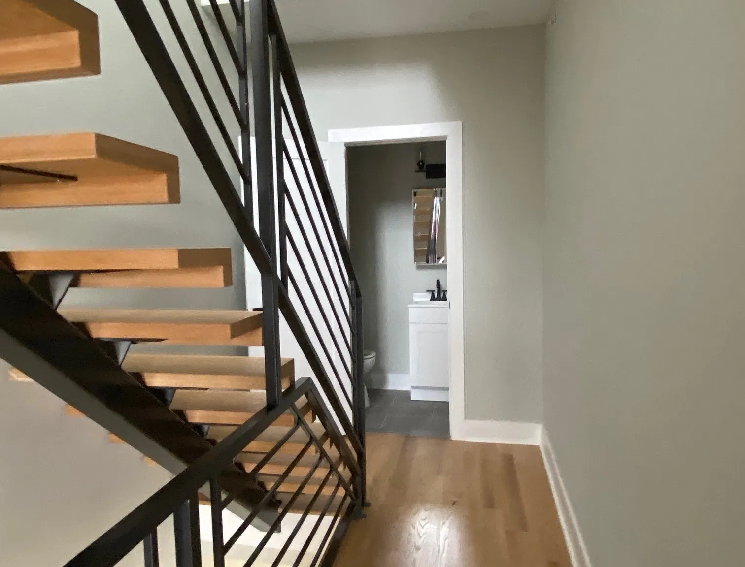 3 bed, 3.5 bath, 2300 sqft, $3,750 — Photo 4