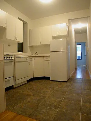 Rented by Glasser Realty LLC | media 15