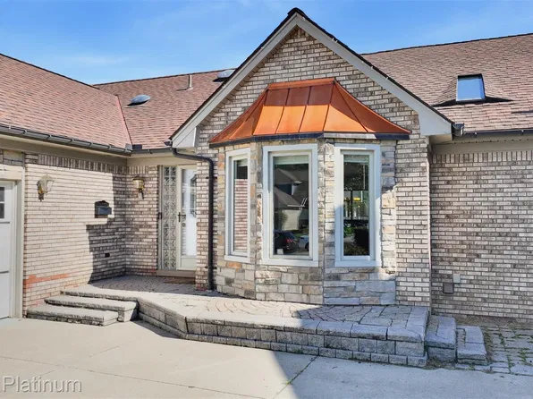 43940 Cadburry Dr, Clinton Township, MI 48038