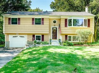 42 Robinhood Rd, Danbury, CT 06811