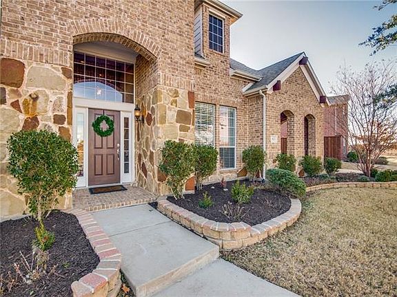 3rd image of 627 Deerwood Ln
