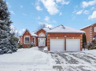 16 Milne St, Whitby, ON L1N 9H7
