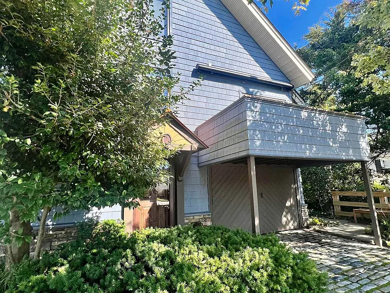 7 N Delavan Ave — Photo 3