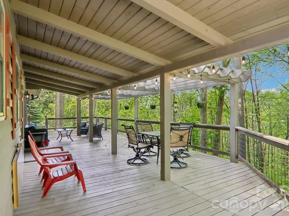 79 Chipmunk Ln, Maggie Valley, NC 28751