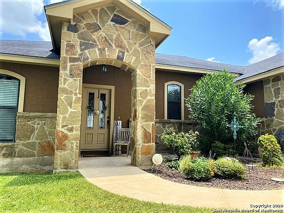 2nd image of 1927 Vista View Dr