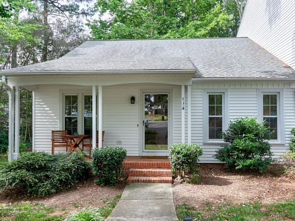 114 Greenmont Ln, Cary, NC 27511