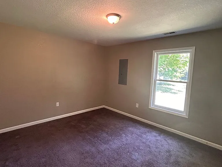 4923 Webster St — Photo 4