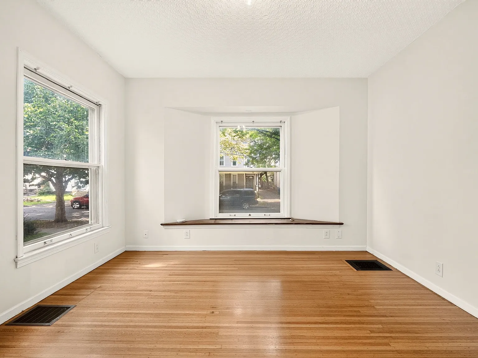 2 bed, 850 sqft, $1,695 — Photo 4