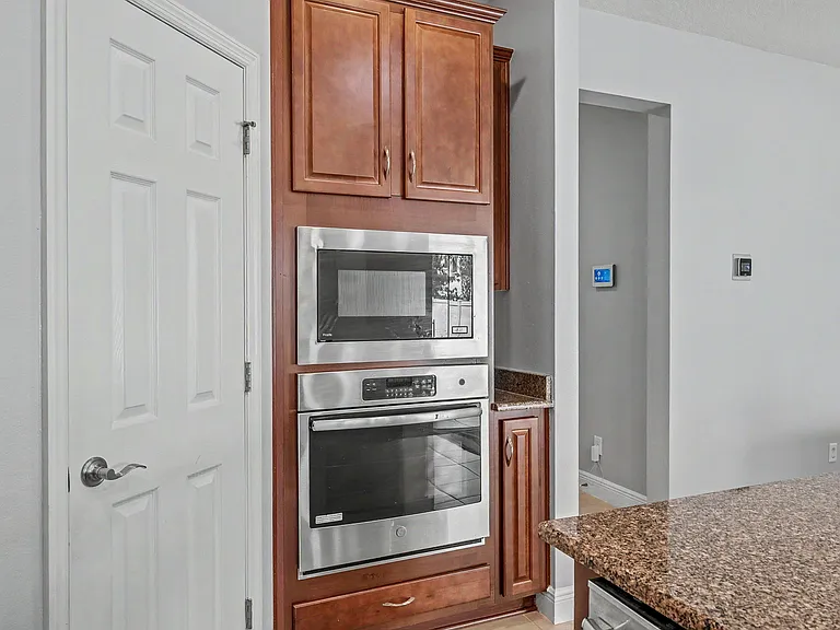 12969 Burns Dr — Photo 10