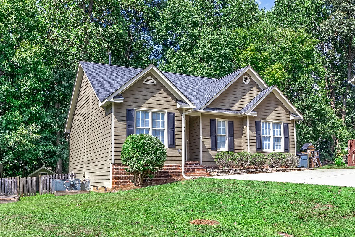 Building Photo - 126 Crookham Ct