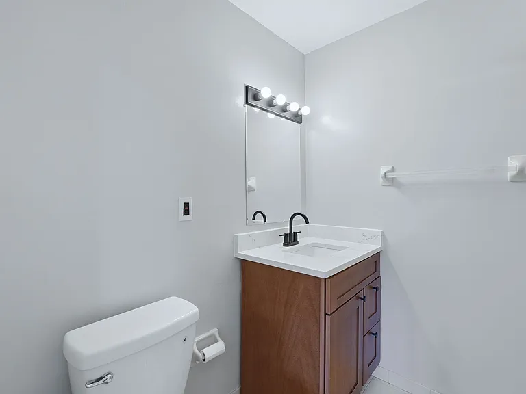 1 Coles Ave #1C — Photo 11