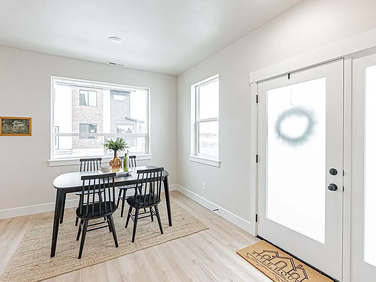 455 Blue Spruce — Photo 32