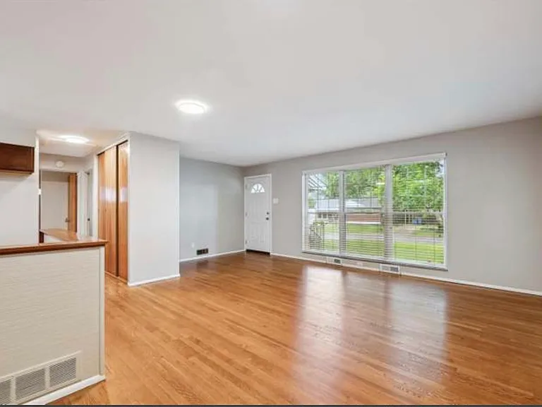 601 Santen Dr — Photo 5
