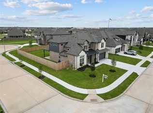 14018 Foyt Dr, Mont Belvieu, TX 77523