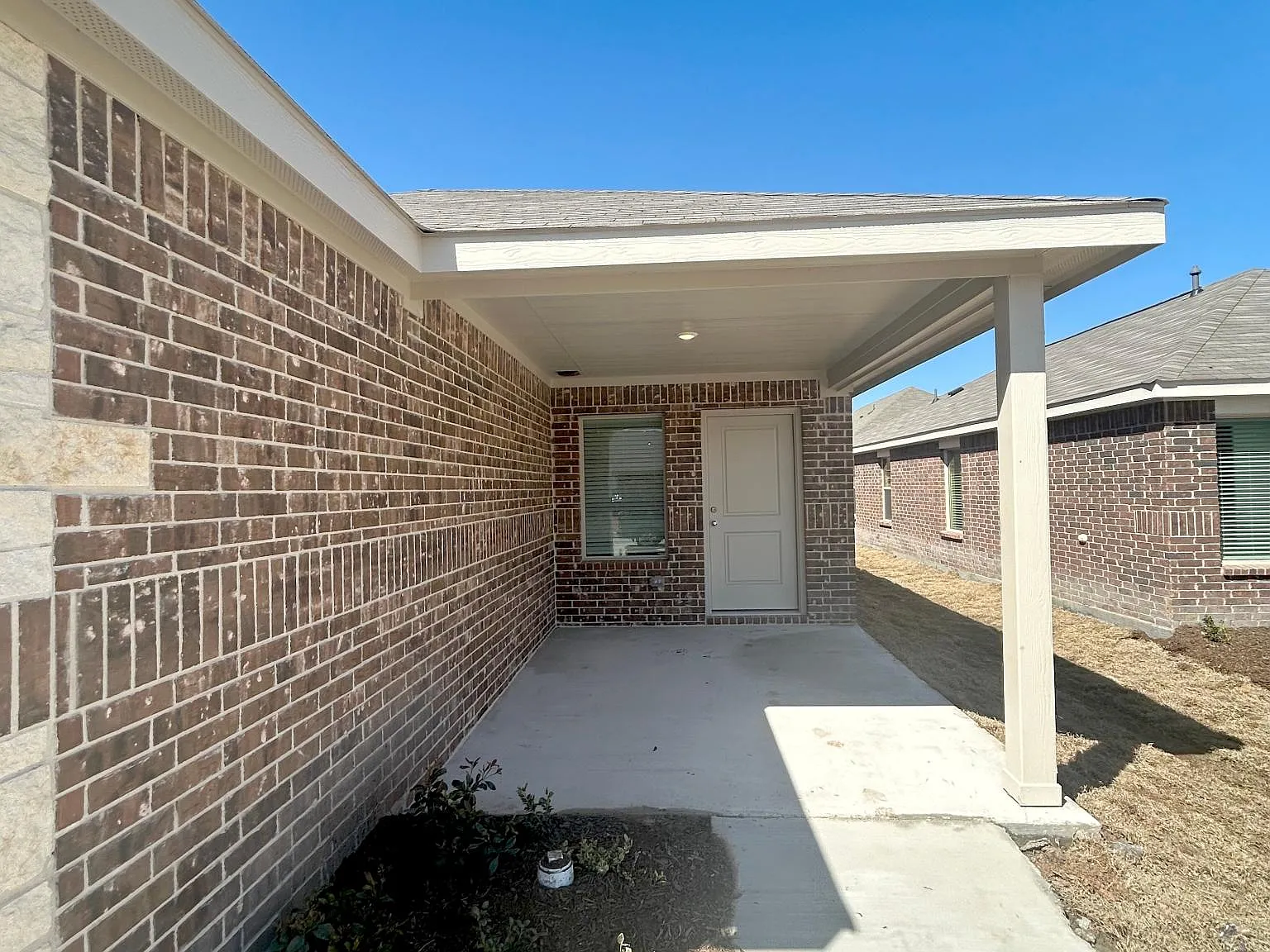 3 bed, 1470 sqft, $2,050 — Photo 2