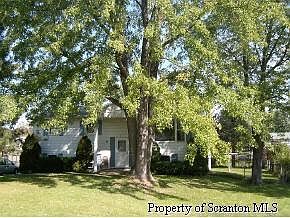 2nd image of 10 Thomas Dr