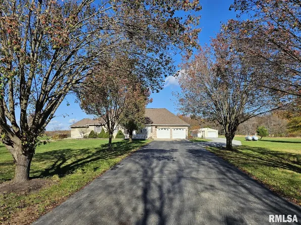 17239 E Milem Heights Rd, Mount Vernon, IL 62864