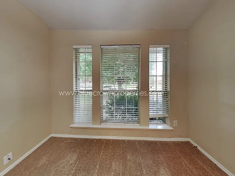 11364 Lockshire Dr — Photo 9