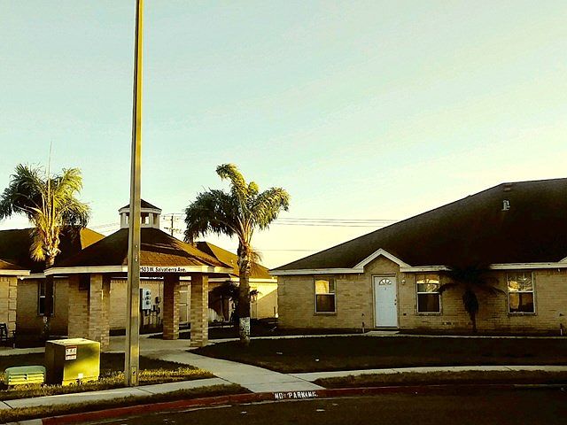 1st image of 2503 Salvatierra Ave APT 4