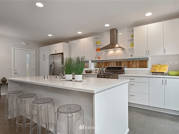 5th image of 4406 Brygger Dr W