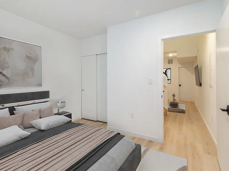 2722 N Hope St — Photo 5