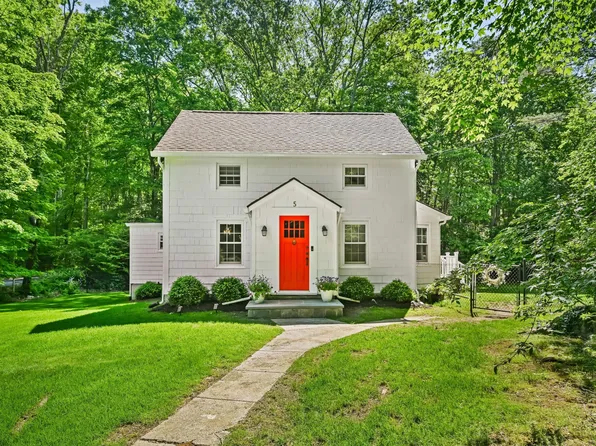 5 Hunting Ridge Road, Stamford, CT 06903