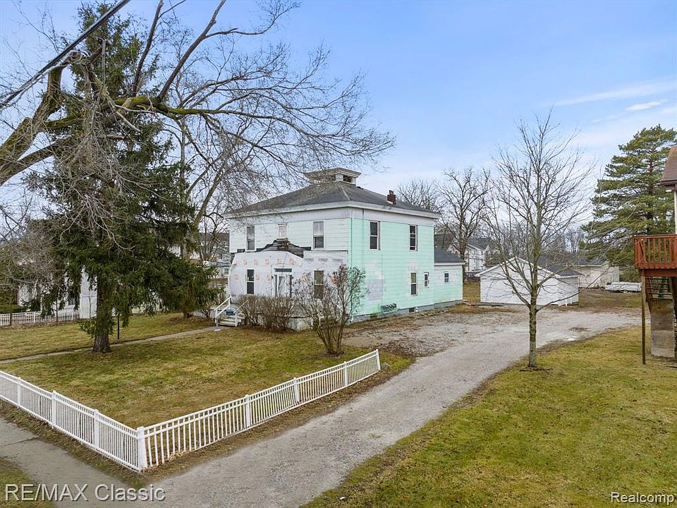 9429 Main St, Whitmore Lake, MI 48189 MLS 20230005571 Zillow