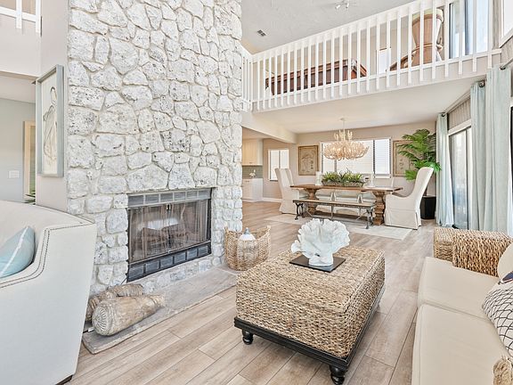 4th image of 46 Atlantic Dr #2
