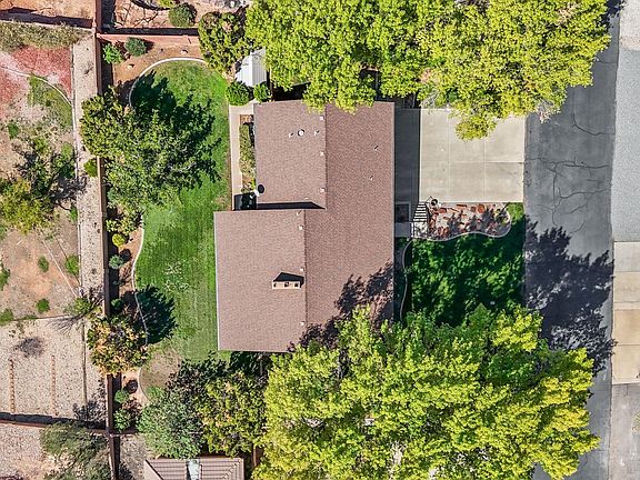 5th image of 3016 S Sweetgum Cir