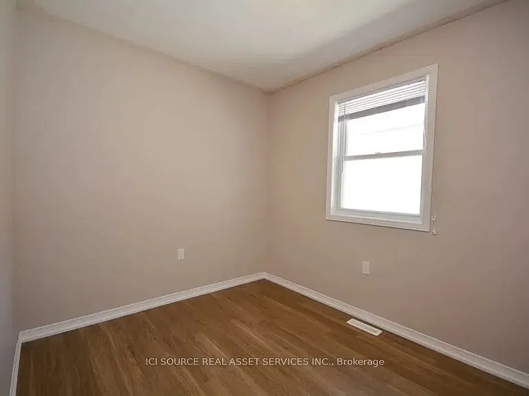 26 Louise Ln #MAIN FL — Photo 6