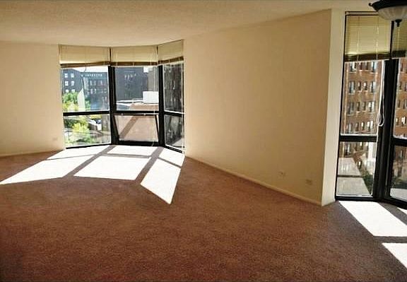 2nd image of 1114 N Dearborn St #1607