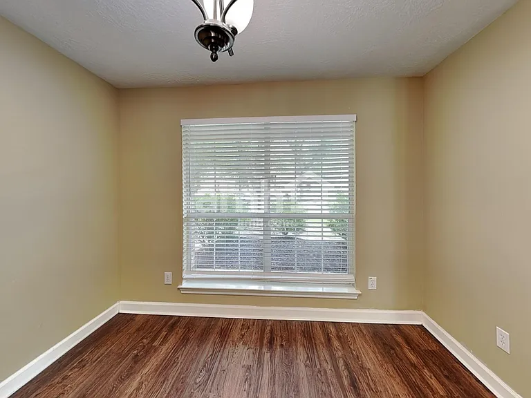 26881 Armor Oaks Dr — Photo 4