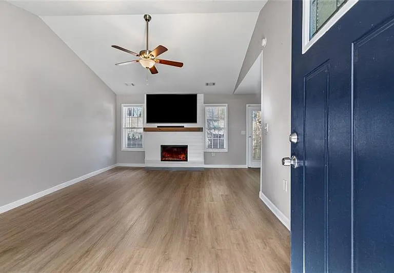 5720 Crow Dr — Photo 4